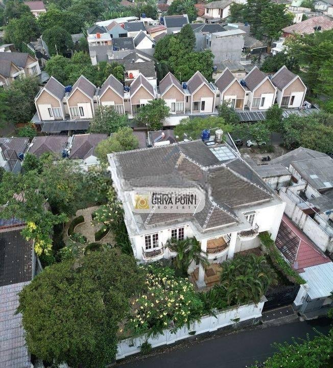 Rumah Mewah Jagakarsa Furnished Siap Pakai 3 lantai Termurah