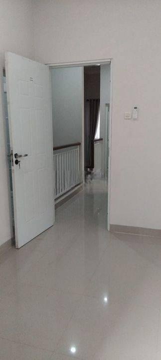 Rumah siap huni full furnish 2 lantai akses mobil dekat kantor bea cukai Jakarta timur