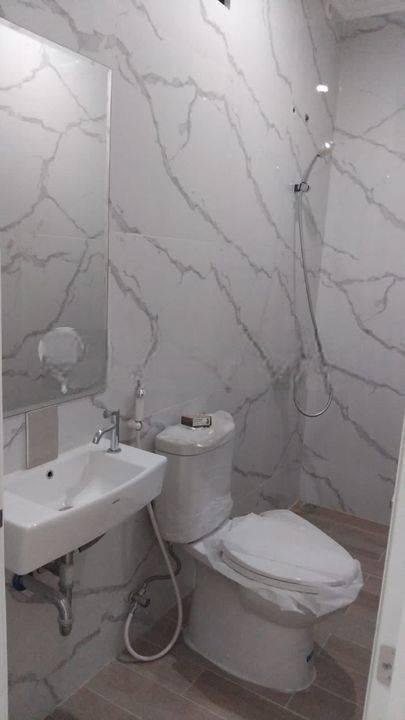 Rumah siap huni full furnish 2 lantai akses mobil dekat kantor bea cukai Jakarta timur