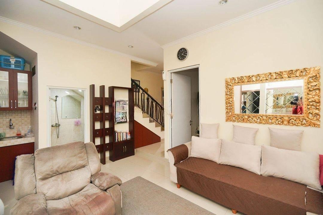 Rumah 3 KT Hadap Timur 20 Menit ke Stasiun Ceger Harga Nego J23416