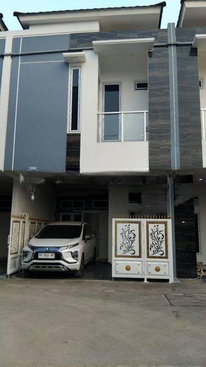 Rumah siap huni full furnish 2 lantai akses mobil dekat kantor bea cukai Jakarta timur