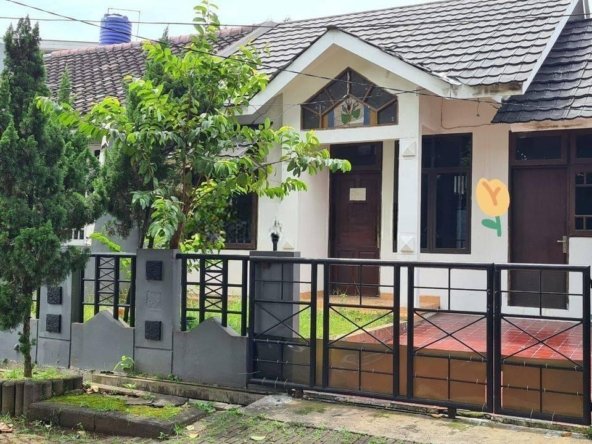Rumah Siap Huni Di Melati Mas Dekat Mal Living World dan Stasiun RawaBuntu