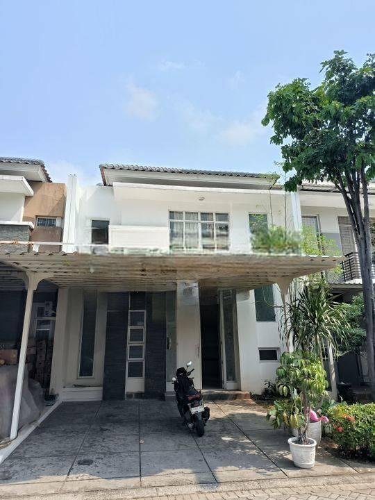 ( RUMAH SIAP HUNI ) DISEWAKAN RUMAH 2 LANTAI & CLUSTER ELITE