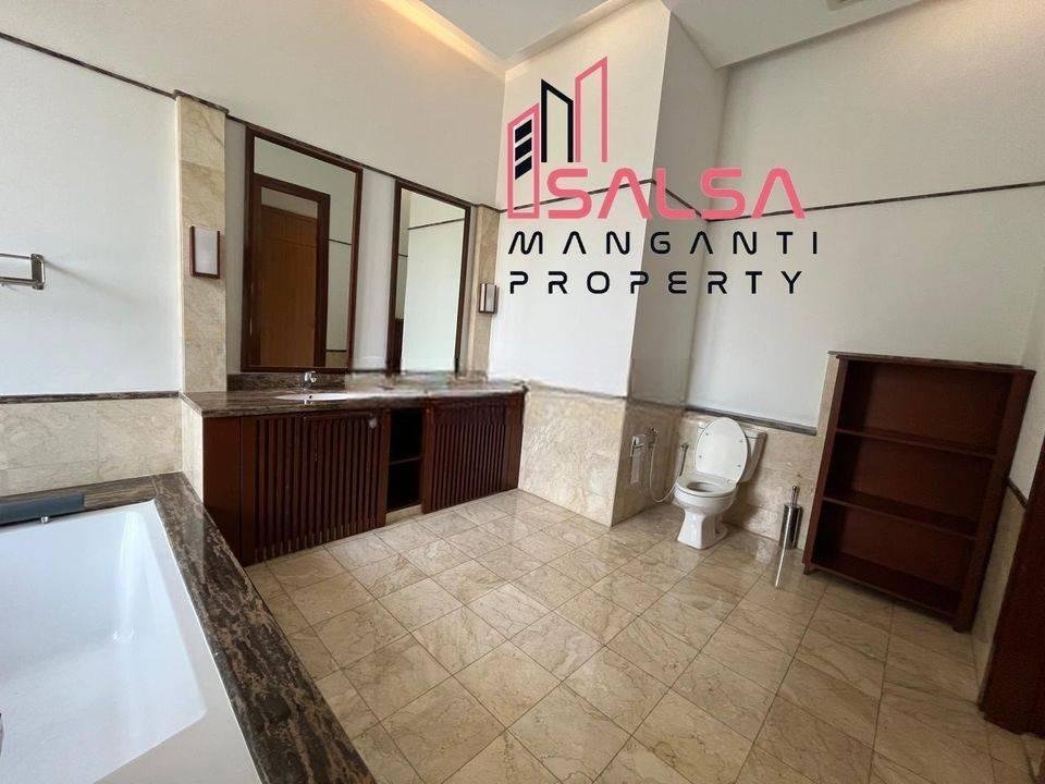 DISEWAKAN RUMAH TROPICAL GARDEN MODERN TAMAN CANTIK PRIVATE POOL DALAM COMPOUND SIAP HUNI DEKAT SEKOLAH PRANCIS DAN KEMANG DAN KEBAYORAN BARU AREA CIPETE JAKARTA SELATAN