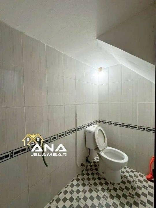 ANA*RUMAH DI KAV.POLRI 3LT LUAS 4X15M JLN 2 MOBIL JELAMBAR - *GOOD-DEAL!!*