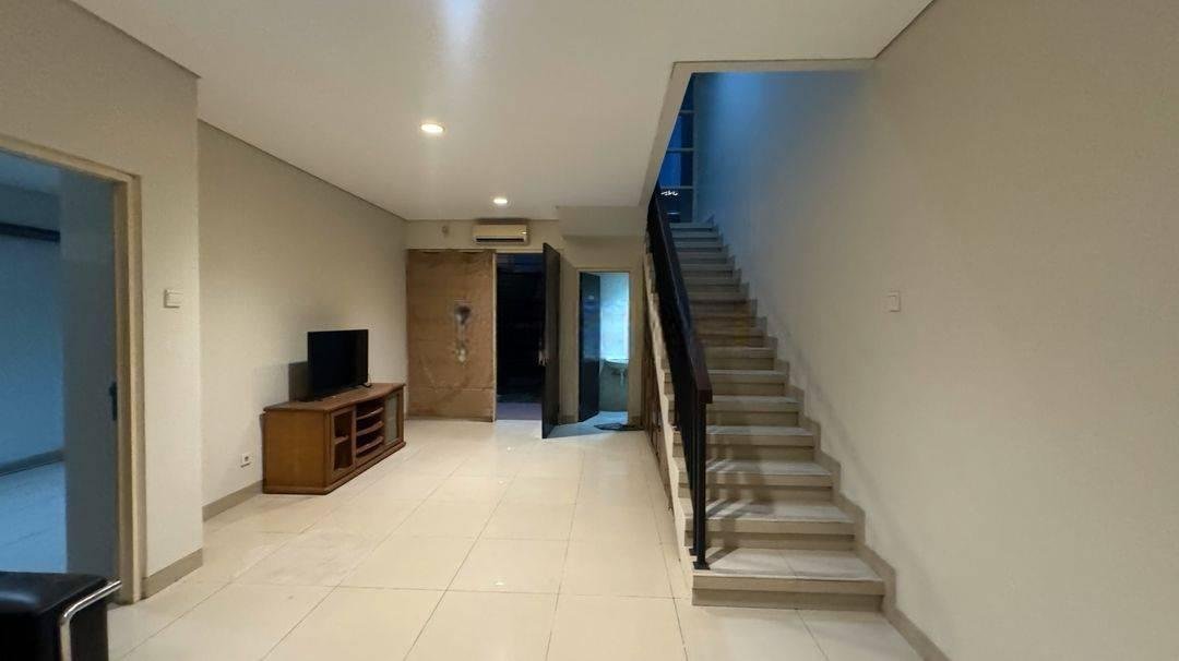 Rumah Minimalis di Alam Segar-Pondok Indah. Dekat PIM 2. Semi Furnish