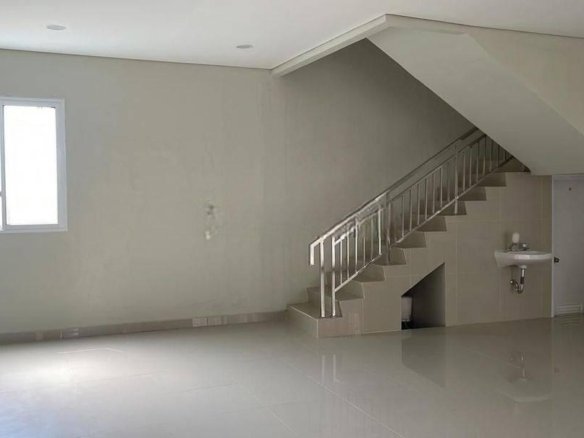 Rumah Minimalis 3,5 Lantai, 3 Kamar Gading Lavender Dekat Riviera 10 Rumah Minimalis 3,5 Lantai, 3 Kamar Gading Lavender Dekat Riviera Rumah Minimalis 3