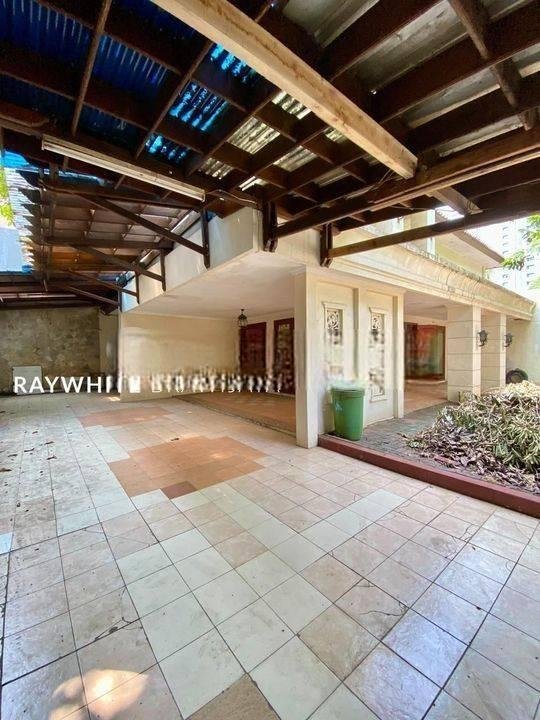 Rumah 2lantai Luas Parkirannya Lokasi Brawijaya Krbayoran Baru