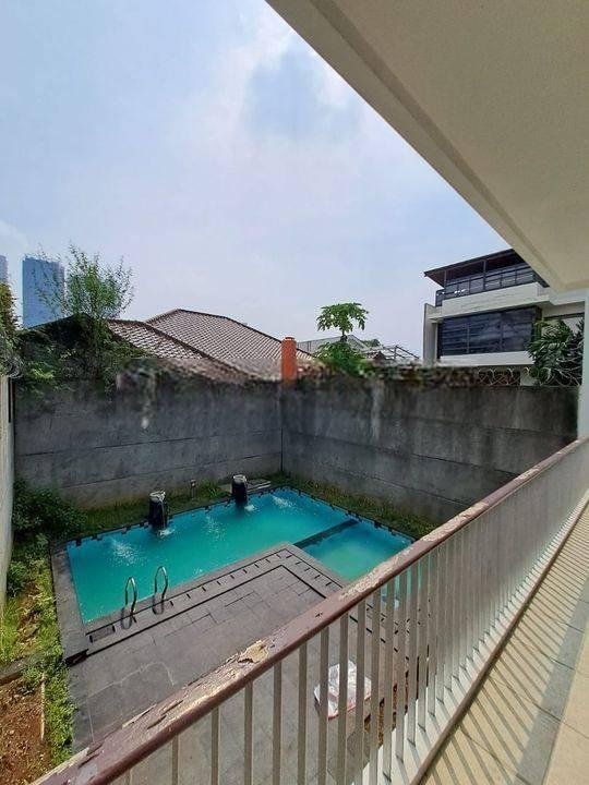 Rumah modern minimalis 3lantai dengab kolam renang Rumah modern minimalis 3lantai dengab kolam renang