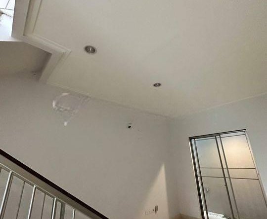 rumah golf island PIK uk8x15m ada kitchen set & gordyn