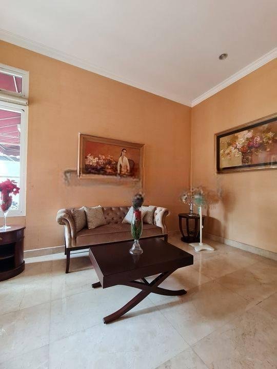 RUMAH SENI TERAWAT NYAMAN TENANG BANYAK TAMAN