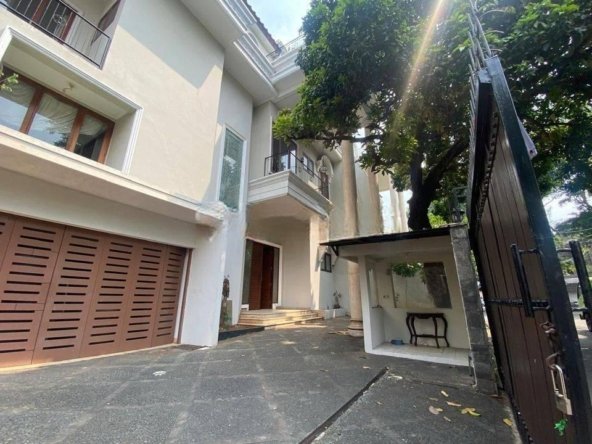 Rumah Nyaman Aman Strategis Bisa Hunian/Kantor Kemang Jakarta