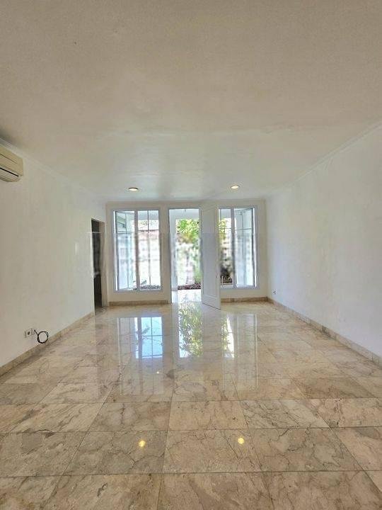 HOUSE FOR RENT KEMANG DALAM