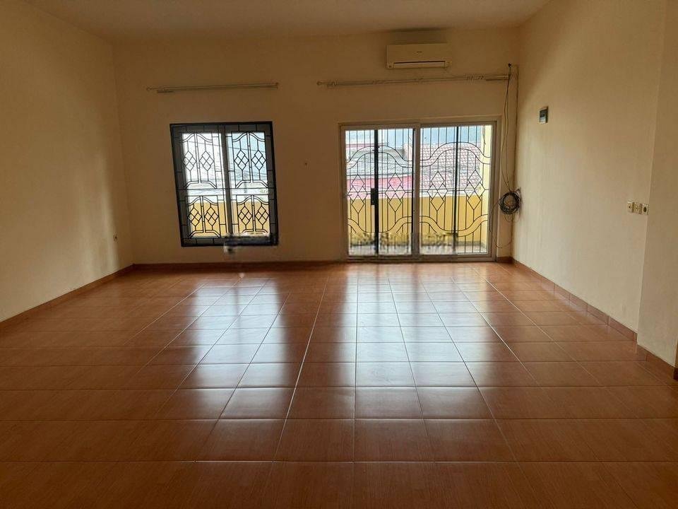 Disewakan RUmah 2 Lantai Bagus Kelapa Gading Molek