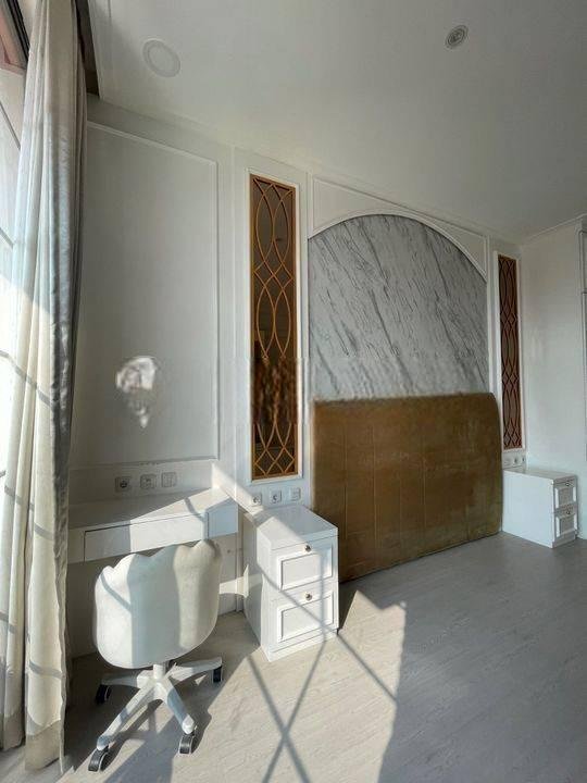 52 lantai3+1 KT3+1 KM2 CarportFull furnish interiorDapur sdh renov bagusFull SPCWall panel4 AC. Harga 3