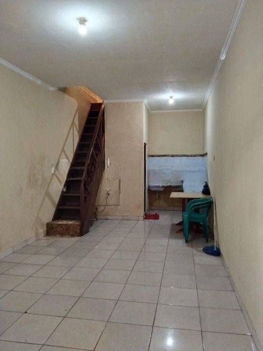 Di Sewa Rumah Gang Rakyat 2 Lantai Jakarta Barat