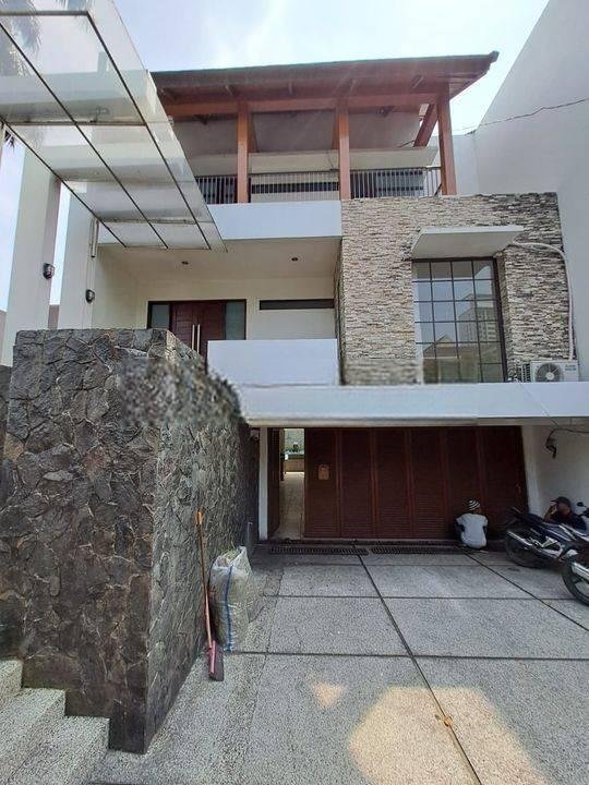 Rumah modern minimalis 3lantai dengab kolam renang Rumah modern minimalis 3lantai dengab kolam renang