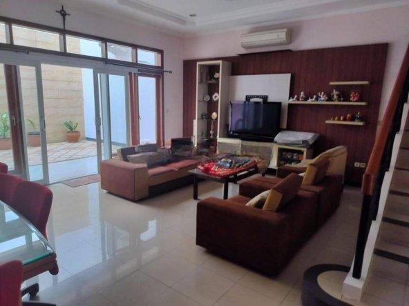 Rumah ELEGAN 2LT Kelapa Gading Semi Furnished Siap Huni