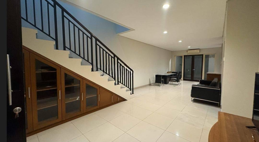 Rumah Minimalis di Alam Segar-Pondok Indah. Dekat PIM 2. Semi Furnish
