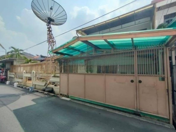 RUMAH RAPIH DISEWAKAN SEMI FURNISHED LINGKUNGAN NYAMAN SUNTER JAKARTA UTARA Rumah SHM di Sunter Hijau Sudah Renovasi