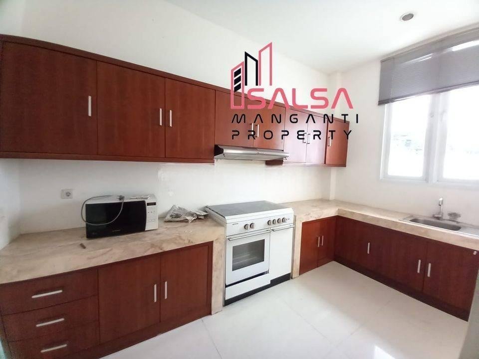 DISEWAKAN RUMAH CANTIK ASRI MINIMALIS MODERN HARGA MIRING SIAP HUNI PRIVATE POOL DEKAT SEKOLAH PRANCIS DAN KEBAYORAN BARU DAN KEMANG DAN MRT AREA CIPETE JAKARTA SELATAN