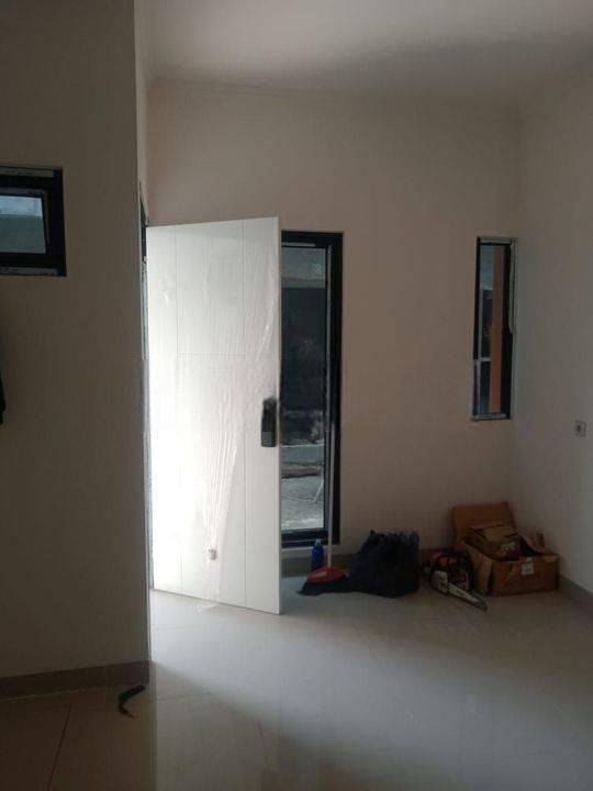 Rumah 2 Lantai dekat Pasar Pramuka Jakarta Timur