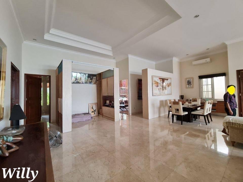 RUMAH SENI TERAWAT NYAMAN TENANG BANYAK TAMAN