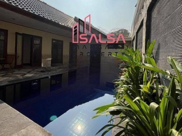DISEWAKAN RUMAH CANTIK ASRI MINIMALIS HARGA MURAH SIAP HUNI SEMI FURNISHED DEKAT SENAYAN DEKAT AREA SENOPATI DAN PAKU BUWONO DAN LOKASI STRATEGIS AREA KEBAYORAN BARU JAKARTA SELATAN