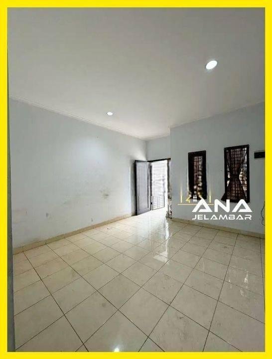 ANA*RUMAH DI KAV.POLRI 3LT LUAS 4X15M JLN 2 MOBIL JELAMBAR - *GOOD-DEAL!!*
