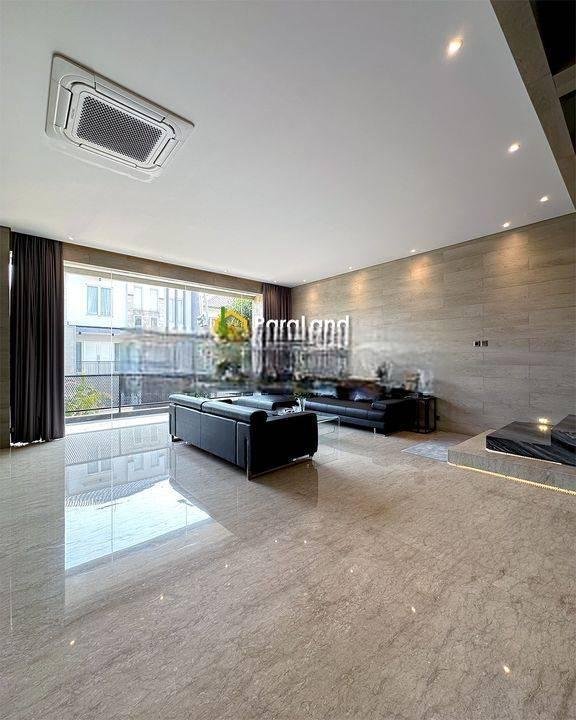 Andre Tjhia Permata Buana Luas 200m Bangunan 4 Lantai Lokasi Premium