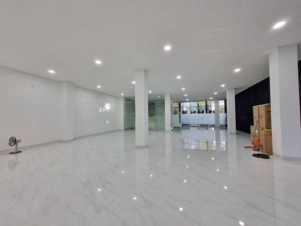 Kebayoran Baru - Disewakan Mini Gedung Full Renovasi Bagus Semi Furnished