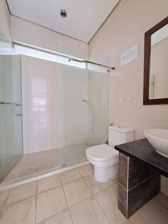 Rumah modern minimalis 3lantai dengab kolam renang Rumah modern minimalis 3lantai dengab kolam renang