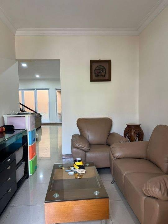 Rumah Daan Mogot Baru Cluster Ubud Full Renov 10x20m2