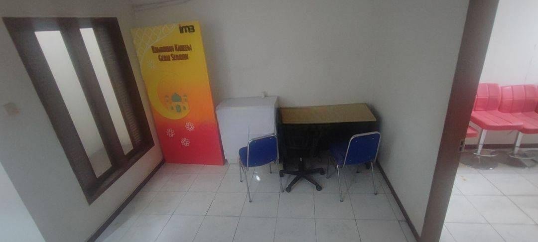 Rumah Ex Kantor di Jalan Senayan Kebayoran Baru