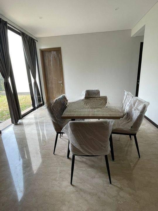 Rumah 3 Lantai Furnished di Zora