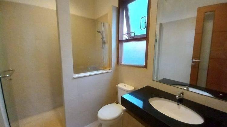 For Rent House Single House Disewakan Cepat Rumah Bangunan 1 Lantai Mewah Single House Taman Cantik Siap Huni Big Garden Harga Murah Good Location Dekat Sekolah Prancis Taman Luas dan Besar Lokasi Strategis harga miring Dan Mrt Dan Kebayoran Baru Dan Kema