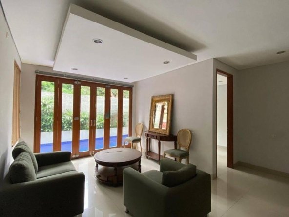 Rumah minimalis di cilandak ada pool dan siap huni