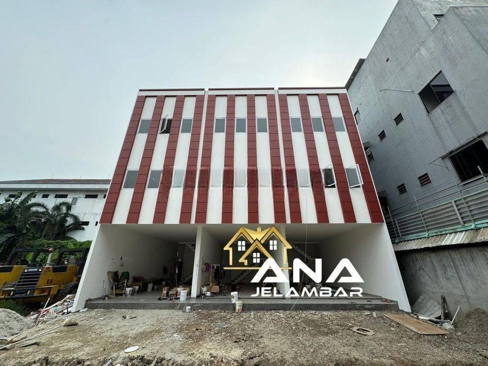 ANA RUMAH BARU UK 4.5X16M DI MINI KOMPLEK JELAMBAR