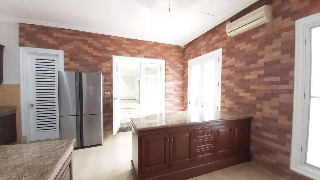 Luxury House In Pondok Indah close To JIS