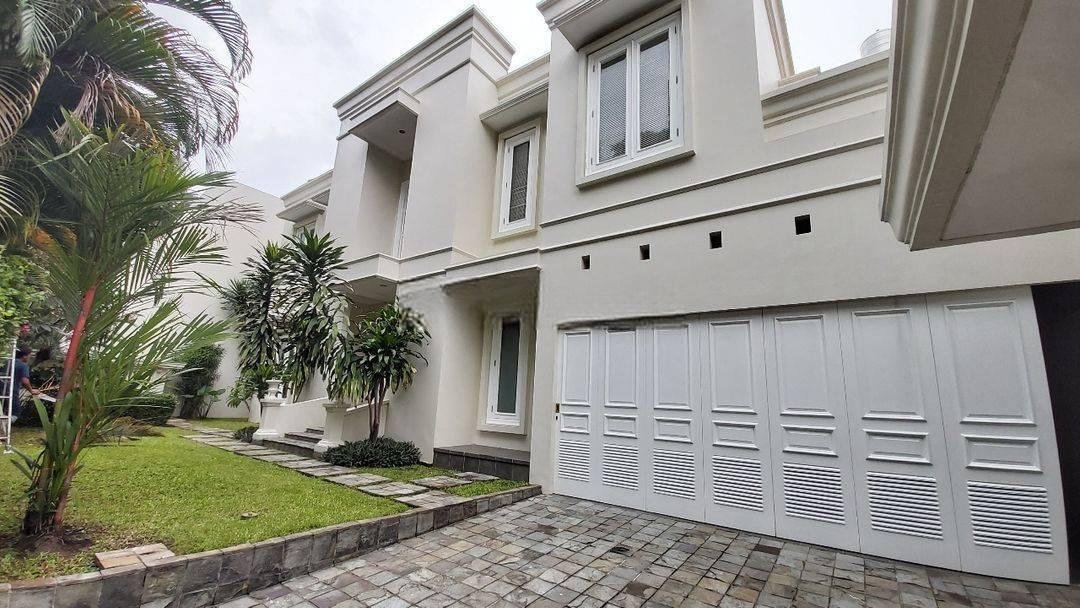 Luxury House In Pondok Indah close To JIS