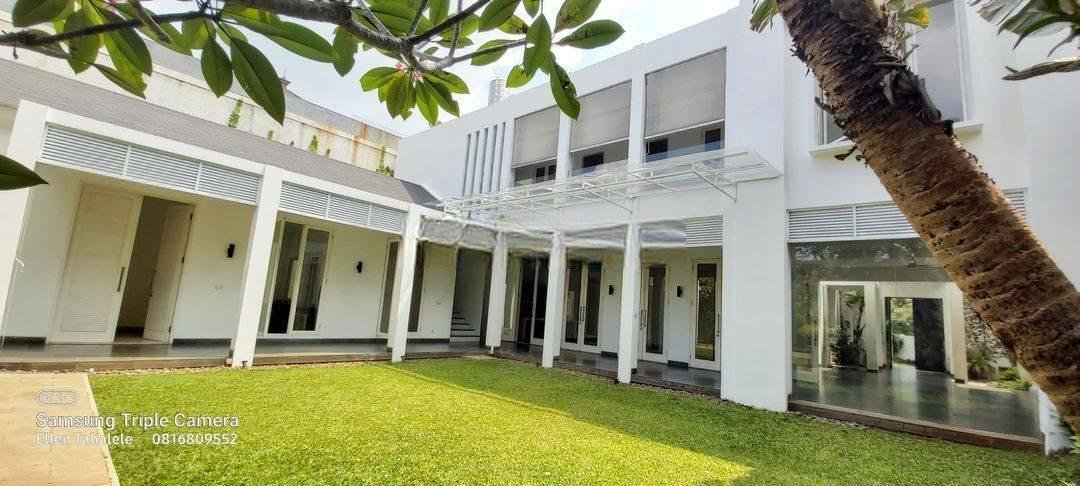 Luxury Villa in Cipete Close to MRT Cipete