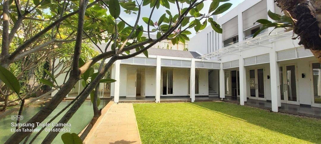 Luxury Villa in Cipete Close to MRT Cipete