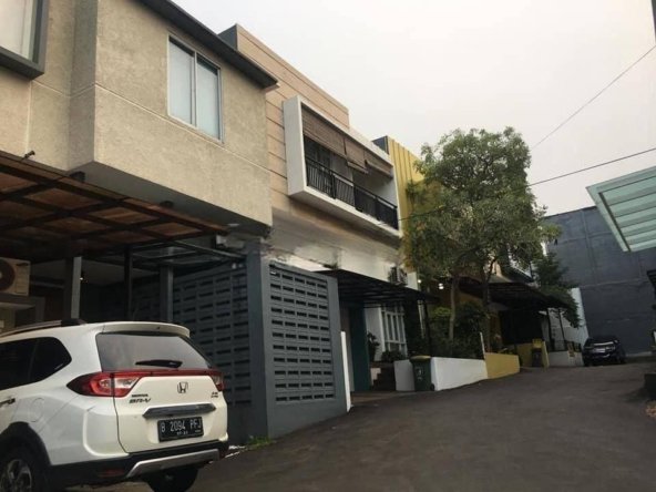 Minimalis House at Cilandak Area and Fully Furnished