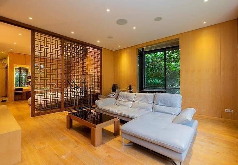 rumah mewah siap huni fully furnished Lokasi di Alam Sutera