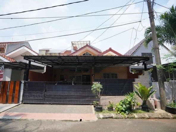 Rumah Luas 2 Lantai Siap Huni 15 Menit Ke Living World Alam Sutera J20180