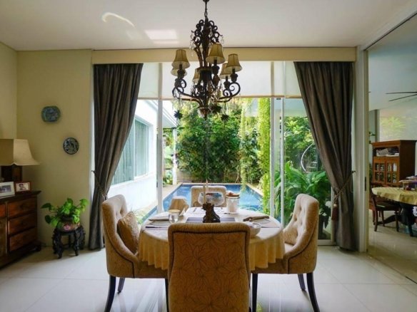 Rumah di Kemang, Jakarta Selatan Semi Furnished Swimming Pool 22 Rumah di Kemang, Jakarta Selatan Semi Furnished Swimming Pool Rumah di Kemang