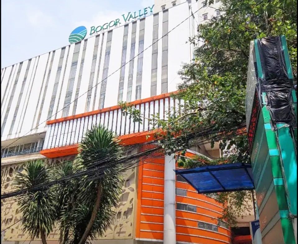 Dijual apartemen Bogor Valley Full Furnished Deluxe, fasilitas lengkap. Tinggal pakai sesuai harga. Cocok untuk hunian dan investasi di kota berkembang Kota Bogor, dekat jalan tol, pusat perbelanjaan, stasiun, kampus, sekolah, dan pusat hiburan