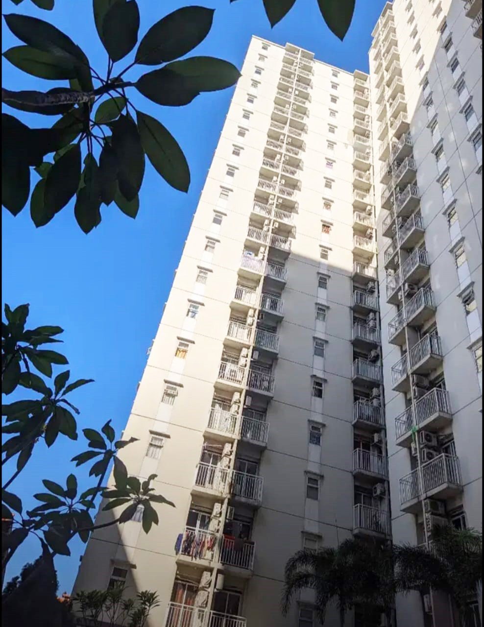 Dijual apartemen Bogor Valley Full Furnished Deluxe, fasilitas lengkap. Tinggal pakai sesuai harga. Cocok untuk hunian dan investasi di kota berkembang Kota Bogor, dekat jalan tol, pusat perbelanjaan, stasiun, kampus, sekolah, dan pusat hiburan